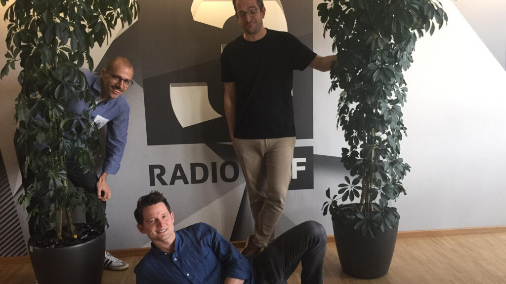 Drei Comedians beim Comedy Zmorge im Radio SRF3